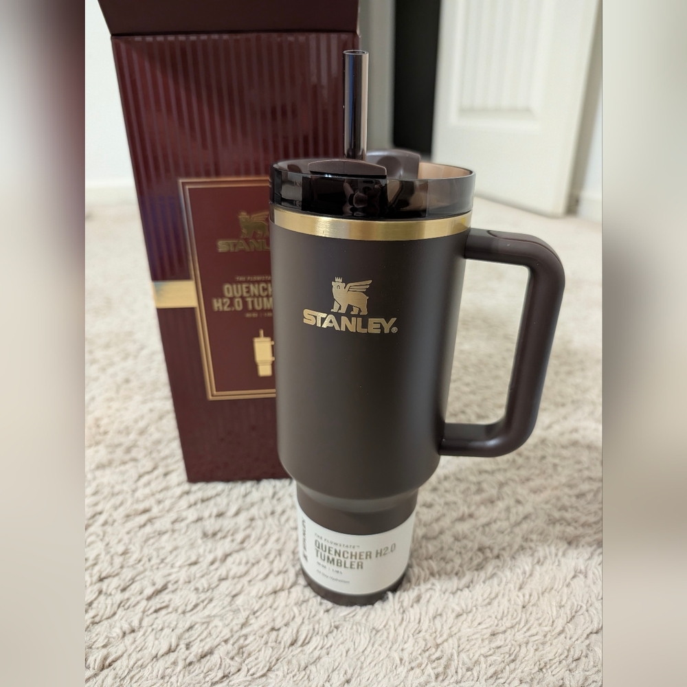 Stanley Quencher H2.0 Tumbler Chocolate Gold